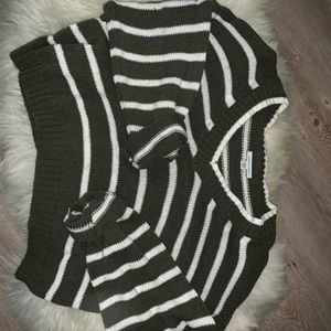 American Eagle cropped sweater